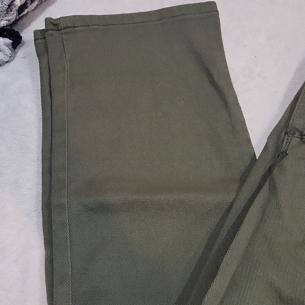 Gloria Vanderbilt Slimming Jeans - Picture 3 of 14